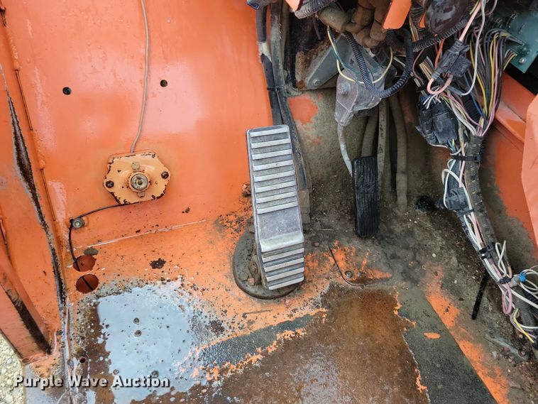 image for item DZ6610 2005 Lull JLG 1044C-54 Series II telehandler