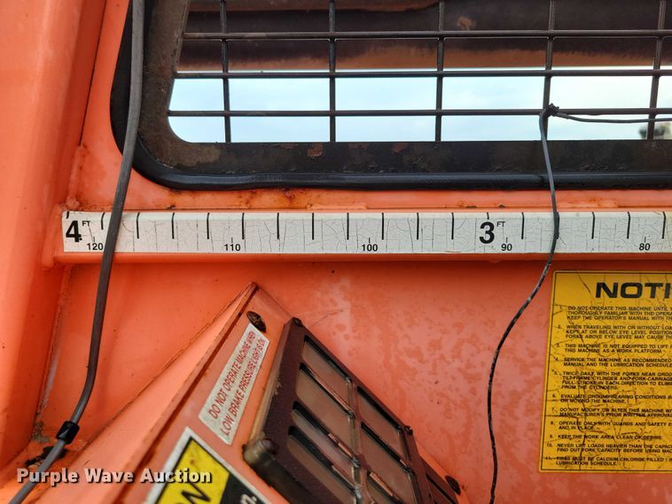 image for item DZ6610 2005 Lull JLG 1044C-54 Series II telehandler