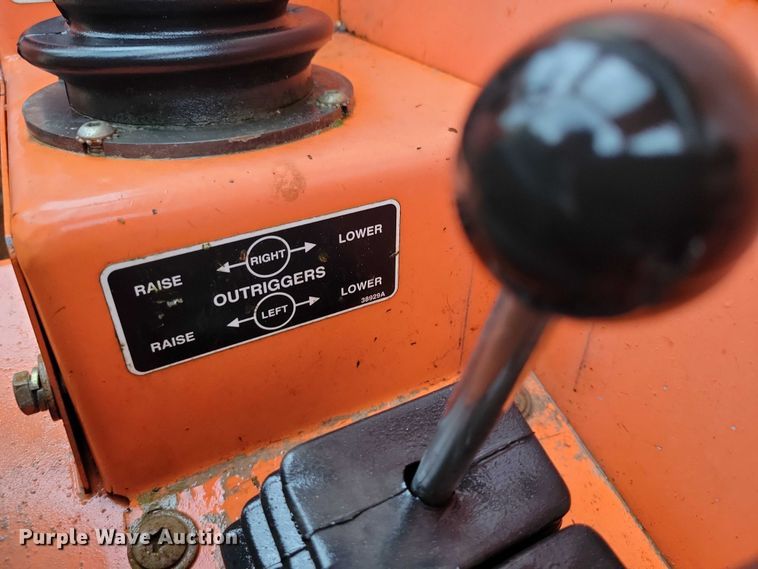 image for item DZ6610 2005 Lull JLG 1044C-54 Series II telehandler