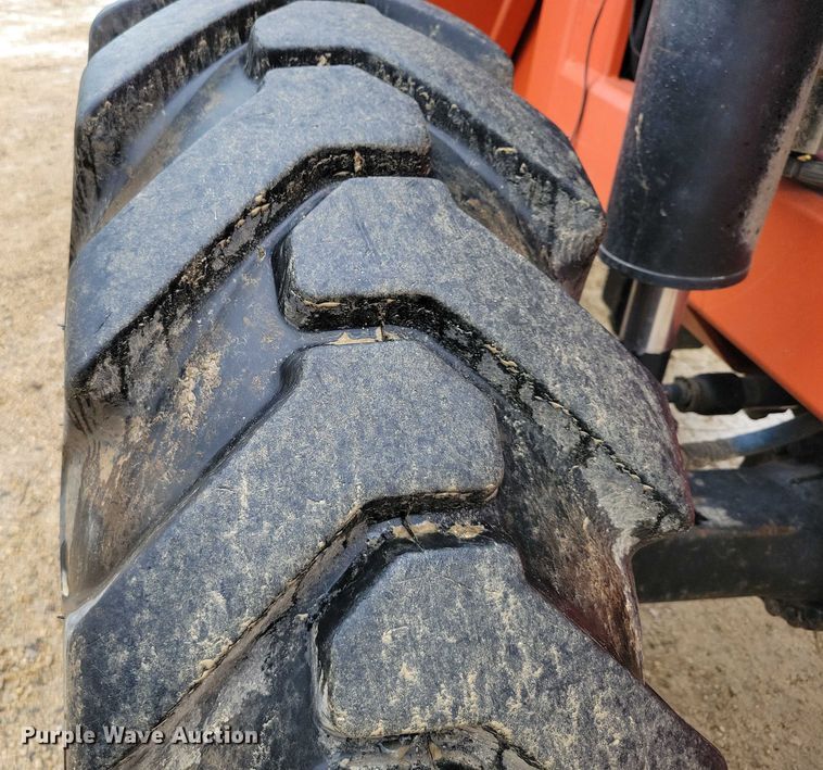 image for item DZ6610 2005 Lull JLG 1044C-54 Series II telehandler