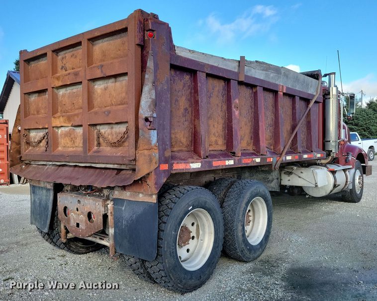 image for item DZ6613 1991 International  9400 dump truck