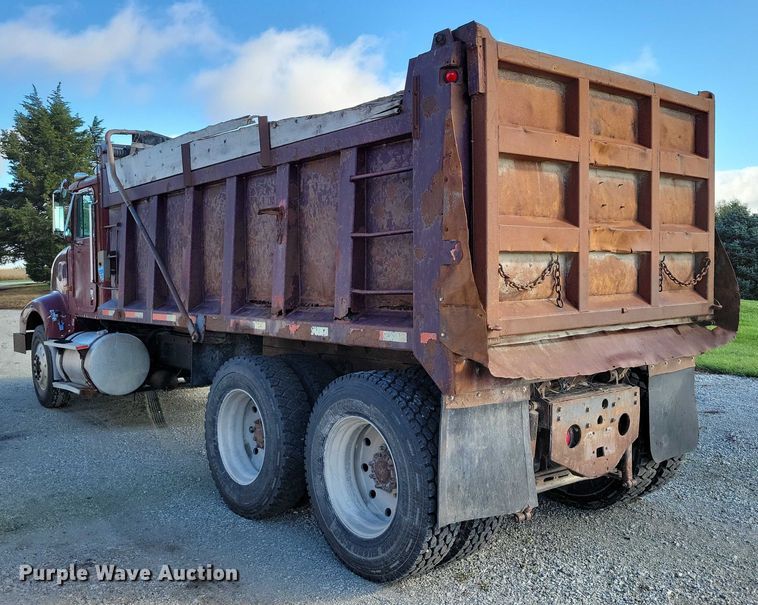 image for item DZ6613 1991 International  9400 dump truck
