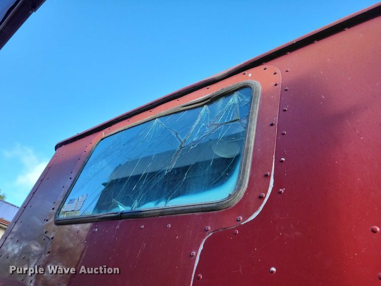 image for item DZ6613 1991 International  9400 dump truck