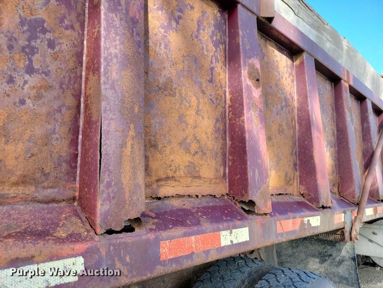 image for item DZ6613 1991 International  9400 dump truck