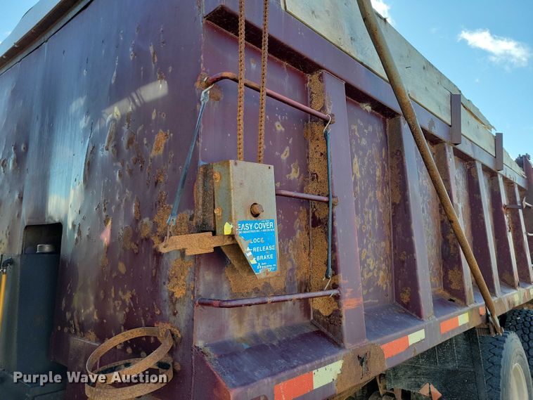 image for item DZ6613 1991 International  9400 dump truck