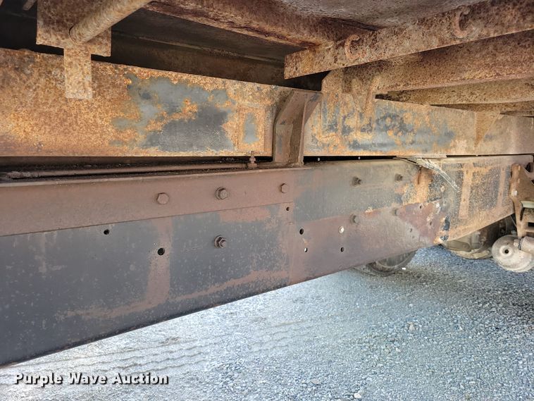 image for item DZ6613 1991 International  9400 dump truck