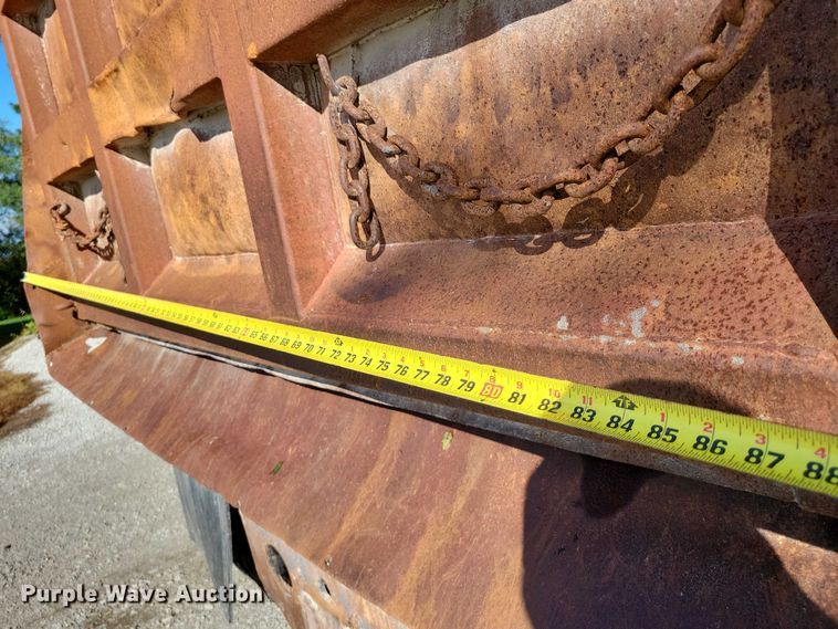 image for item DZ6613 1991 International  9400 dump truck