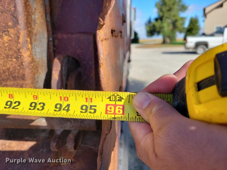 image for item DZ6613 1991 International  9400 dump truck