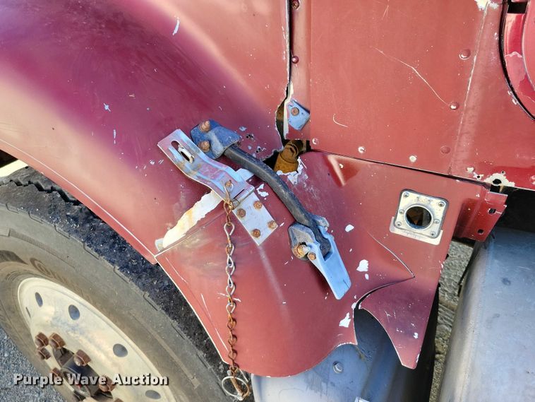 image for item DZ6613 1991 International  9400 dump truck