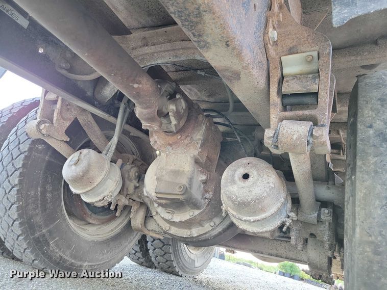 image for item DZ6613 1991 International  9400 dump truck