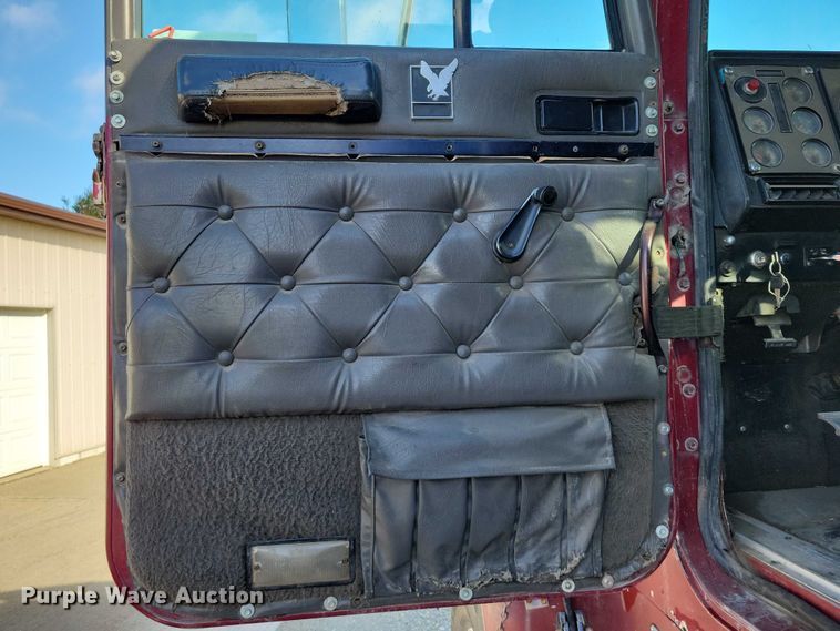 image for item DZ6613 1991 International  9400 dump truck