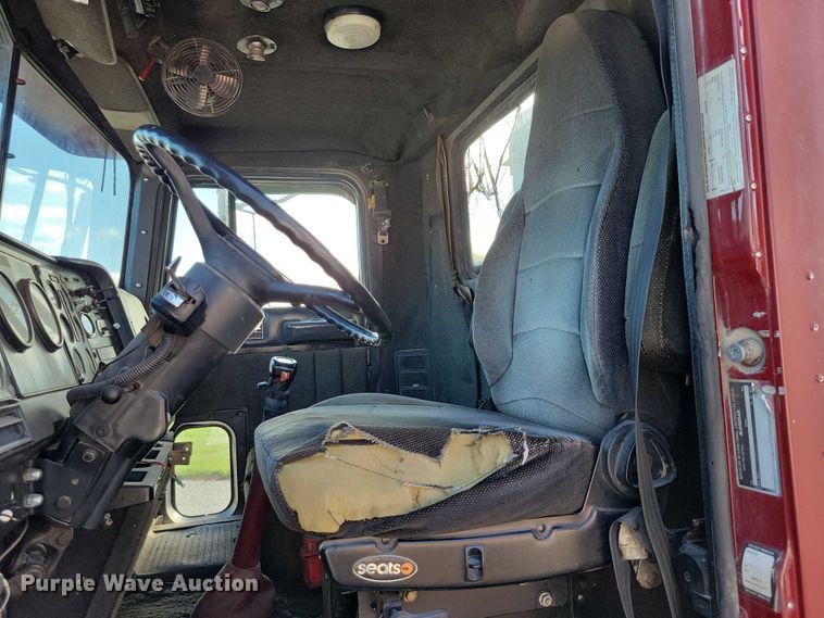 image for item DZ6613 1991 International  9400 dump truck