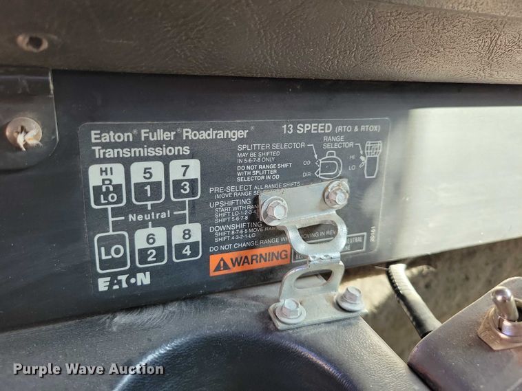 image for item DZ6613 1991 International  9400 dump truck