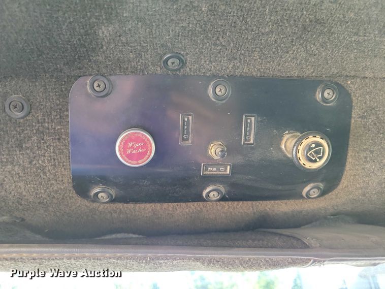 image for item DZ6613 1991 International  9400 dump truck