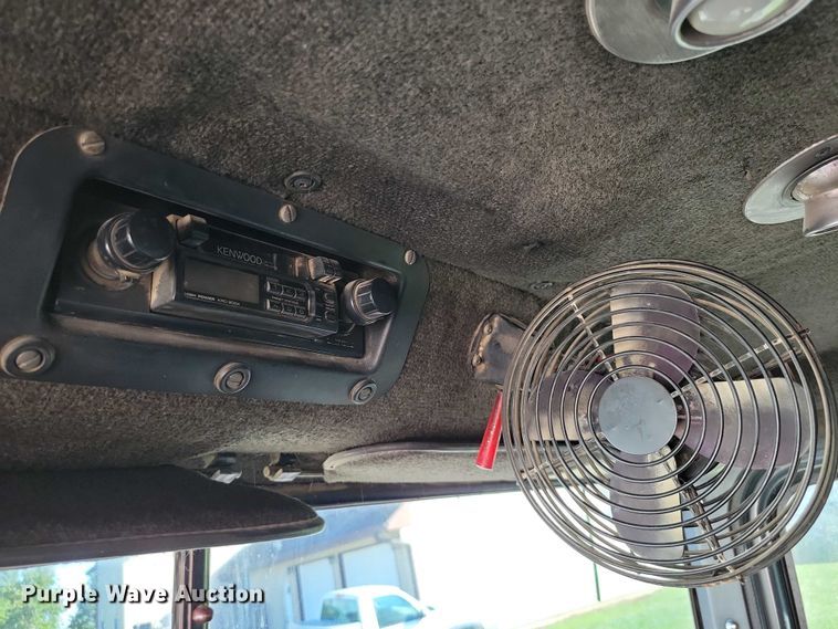 image for item DZ6613 1991 International  9400 dump truck