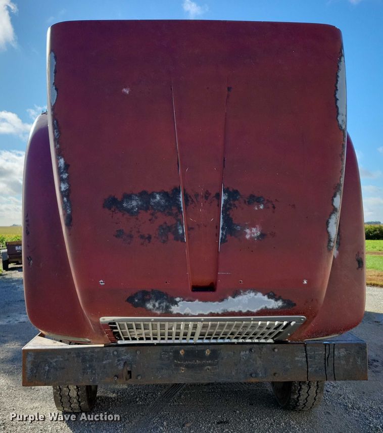 image for item DZ6613 1991 International  9400 dump truck