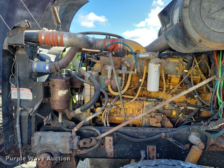 image for item DZ6613 1991 International  9400 dump truck