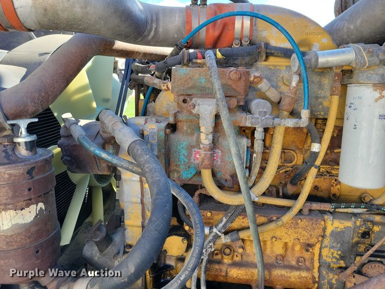 image for item DZ6613 1991 International  9400 dump truck