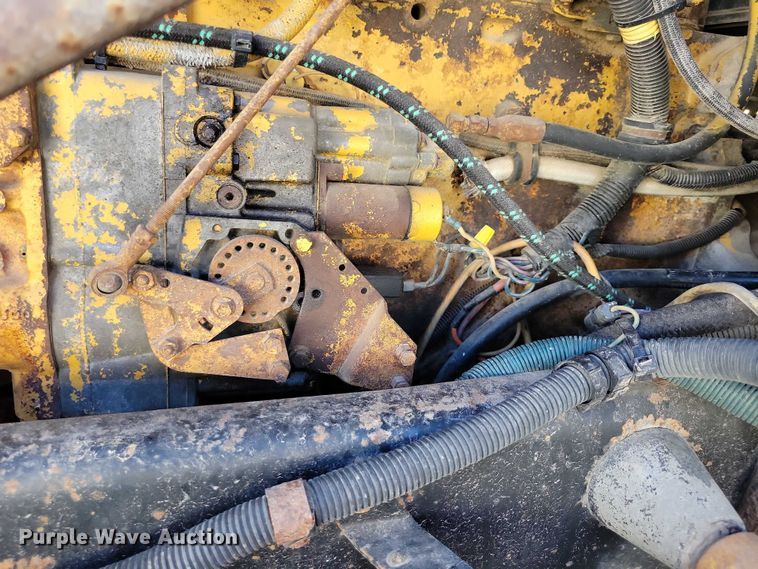 image for item DZ6613 1991 International  9400 dump truck