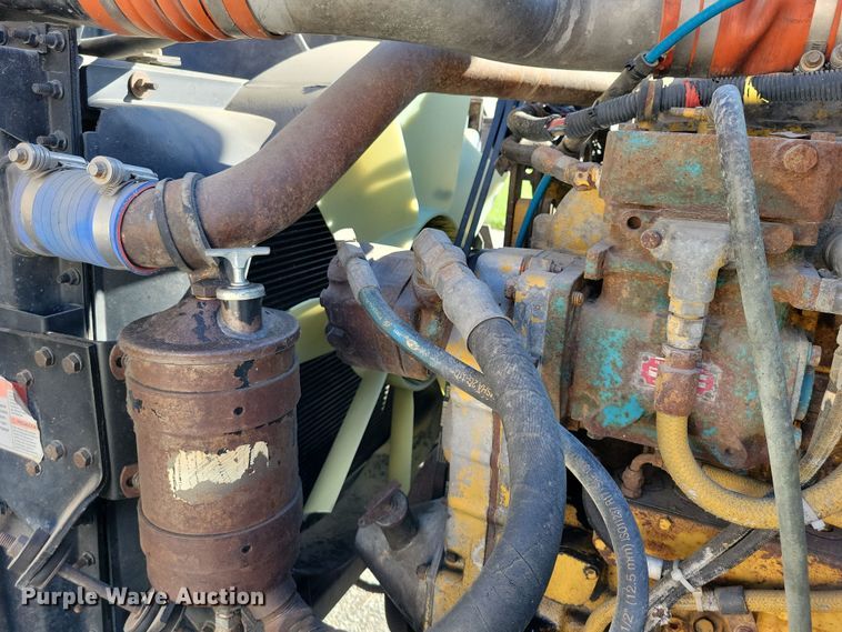 image for item DZ6613 1991 International  9400 dump truck