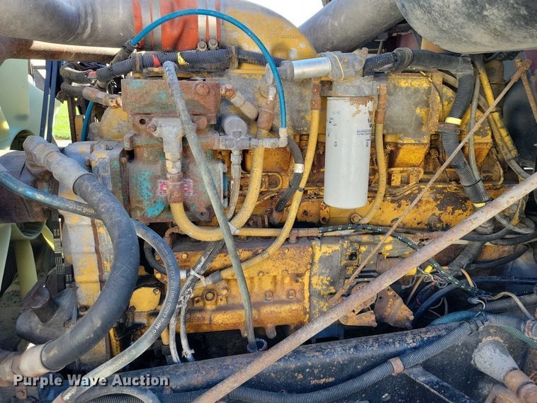 image for item DZ6613 1991 International  9400 dump truck