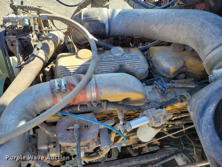 image for item DZ6613 1991 International  9400 dump truck