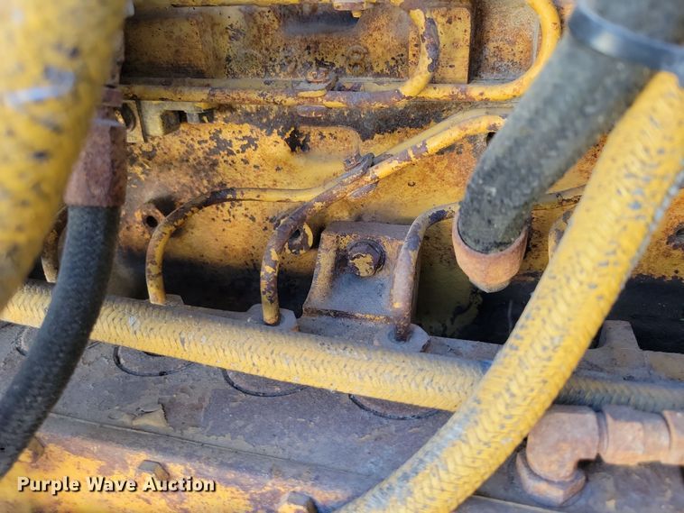 image for item DZ6613 1991 International  9400 dump truck