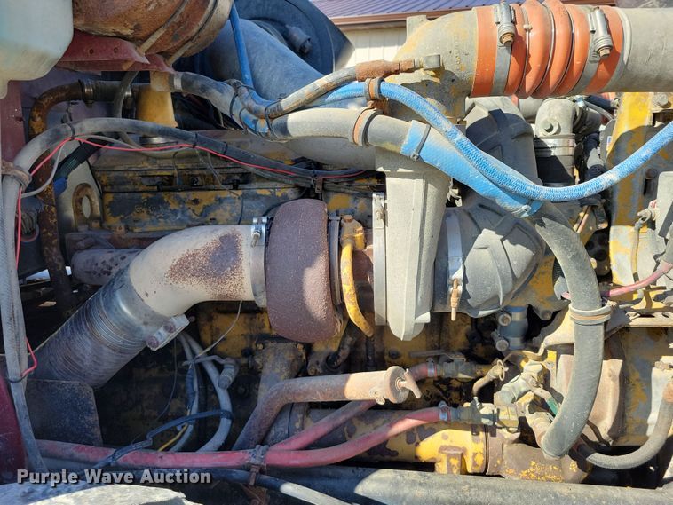 image for item DZ6613 1991 International  9400 dump truck