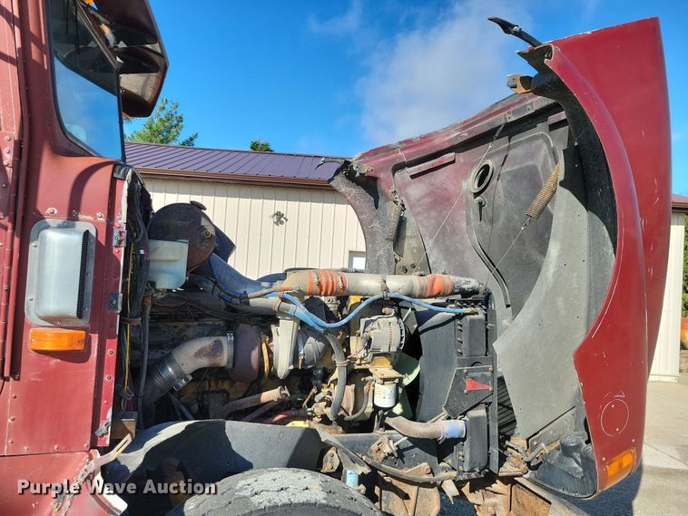 image for item DZ6613 1991 International  9400 dump truck