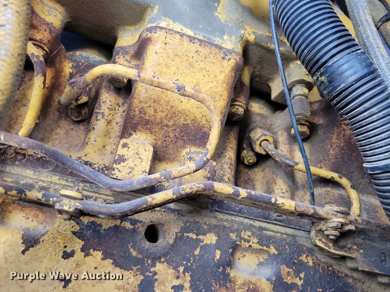 image for item DZ6613 1991 International  9400 dump truck