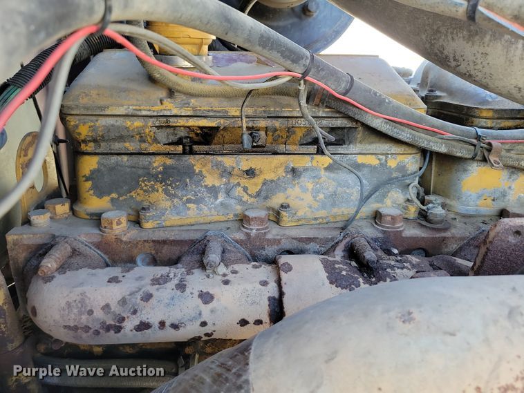 image for item DZ6613 1991 International  9400 dump truck