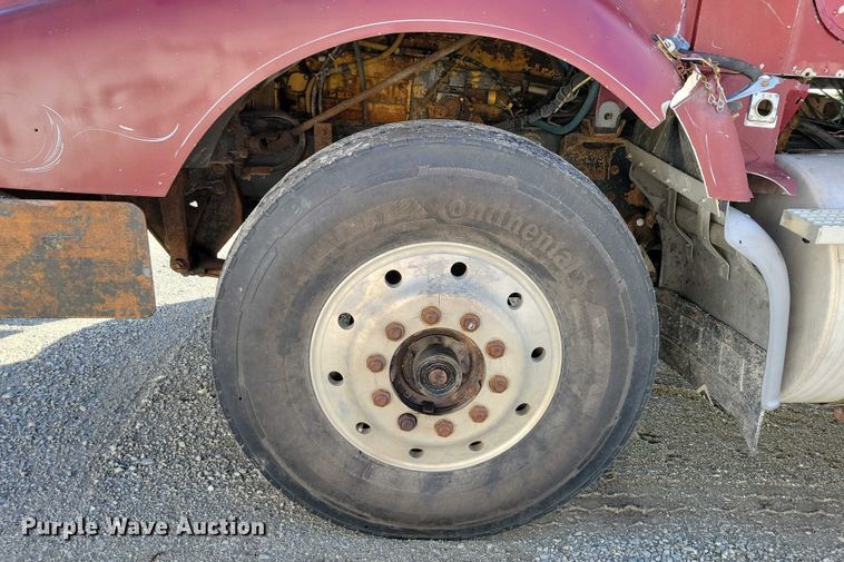 image for item DZ6613 1991 International  9400 dump truck