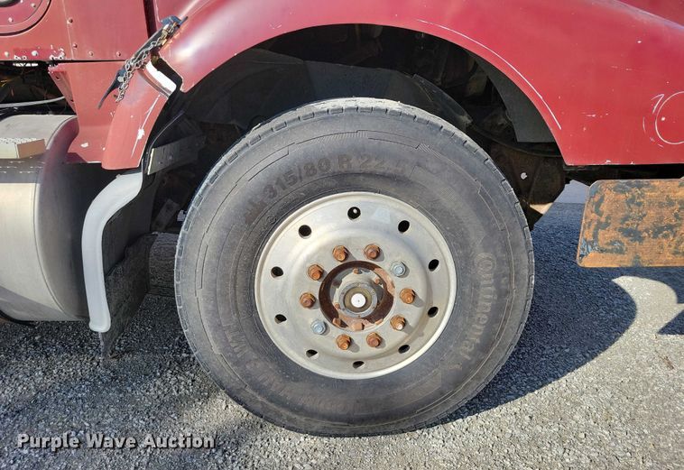 image for item DZ6613 1991 International  9400 dump truck