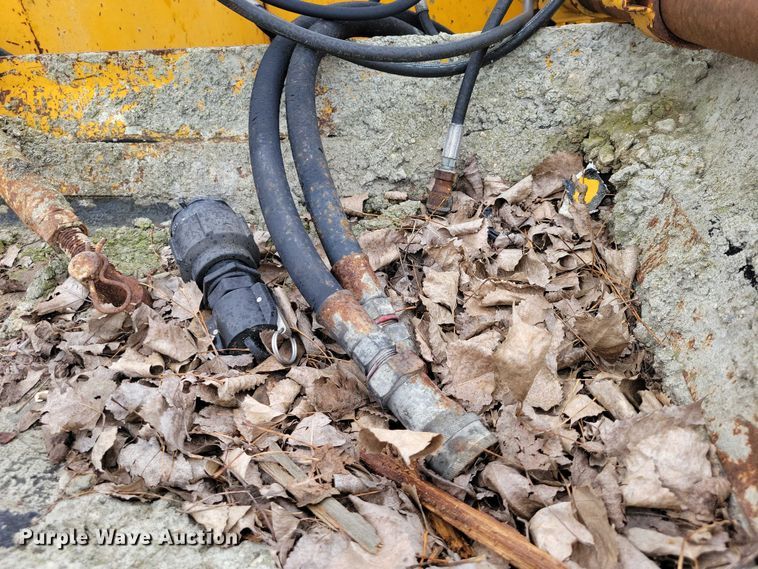 image for item DZ6617 Gomaco GT 6200 Commander II slipform paver