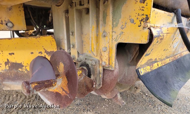 image for item DZ6617 Gomaco GT 6200 Commander II slipform paver