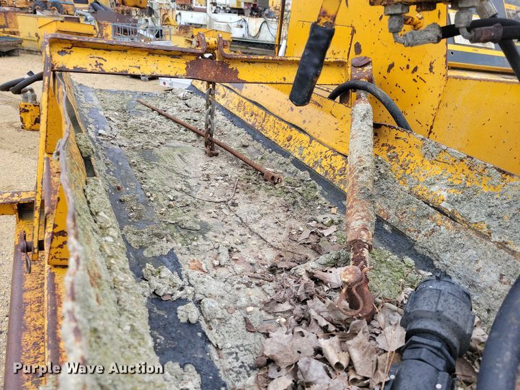 image for item DZ6617 Gomaco GT 6200 Commander II slipform paver