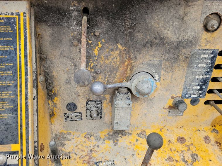 image for item DZ6617 Gomaco GT 6200 Commander II slipform paver