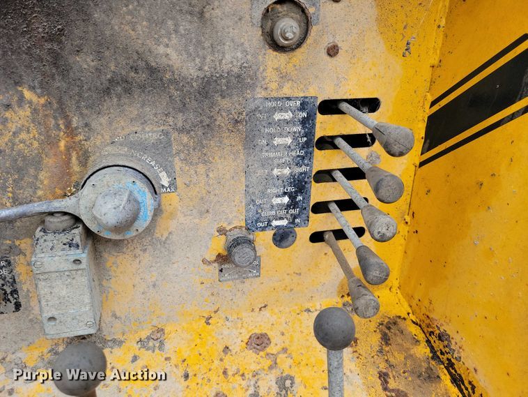 image for item DZ6617 Gomaco GT 6200 Commander II slipform paver