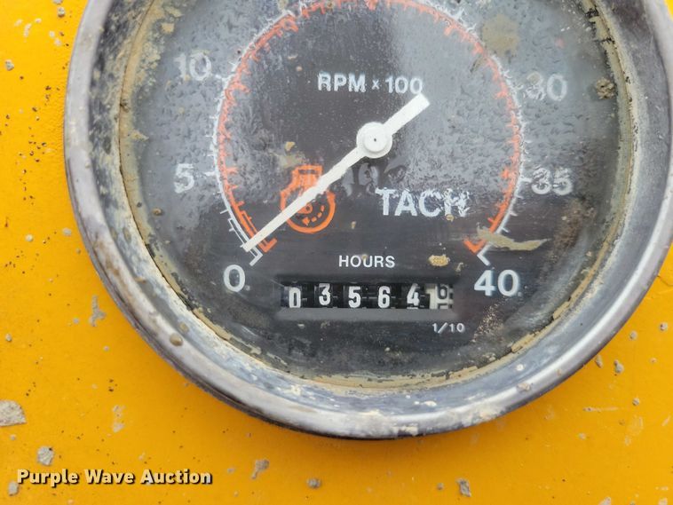 image for item DZ6617 Gomaco GT 6200 Commander II slipform paver