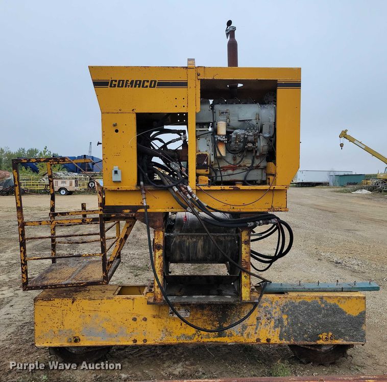 image for item DZ6619 Gomaco RC240-24 bridge conveyor