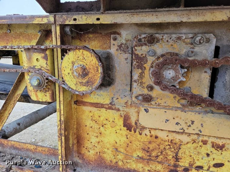 image for item DZ6619 Gomaco RC240-24 bridge conveyor