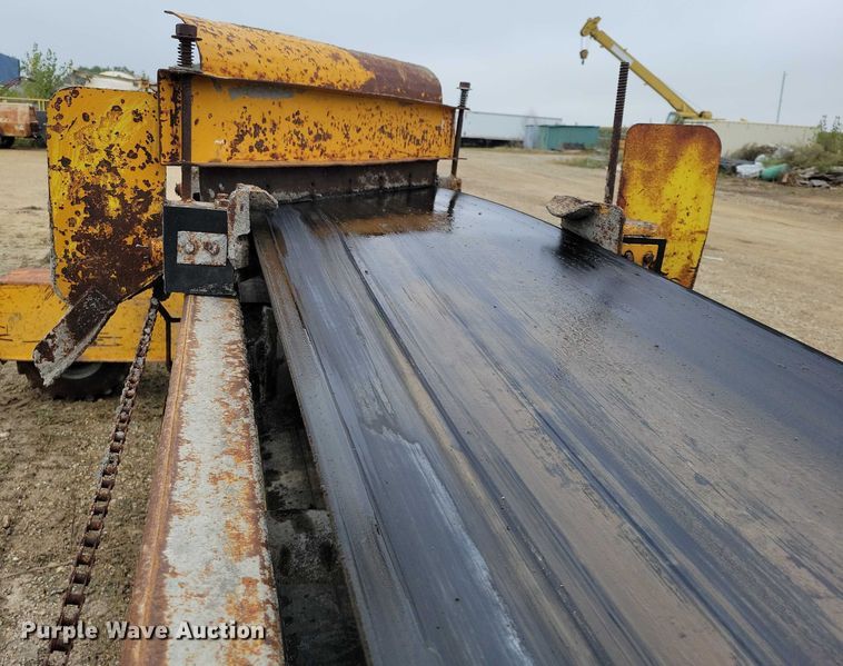 image for item DZ6619 Gomaco RC240-24 bridge conveyor