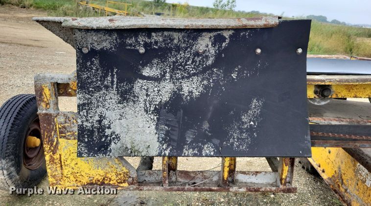 image for item DZ6619 Gomaco RC240-24 bridge conveyor