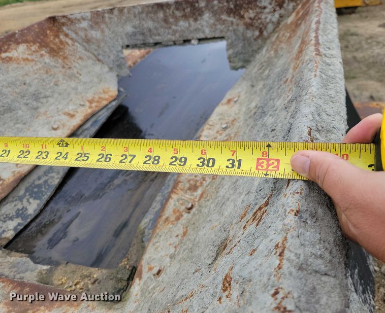 image for item DZ6619 Gomaco RC240-24 bridge conveyor