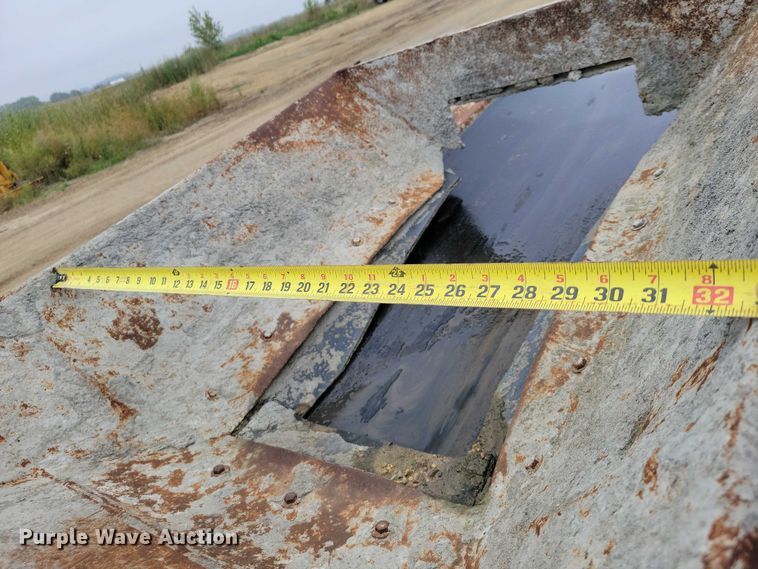 image for item DZ6619 Gomaco RC240-24 bridge conveyor