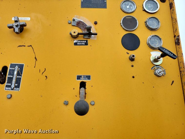 image for item DZ6619 Gomaco RC240-24 bridge conveyor