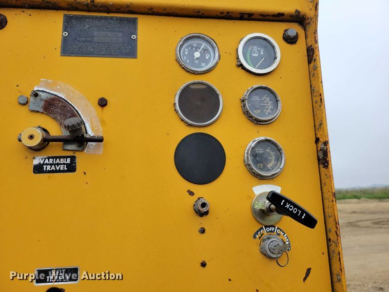 image for item DZ6619 Gomaco RC240-24 bridge conveyor