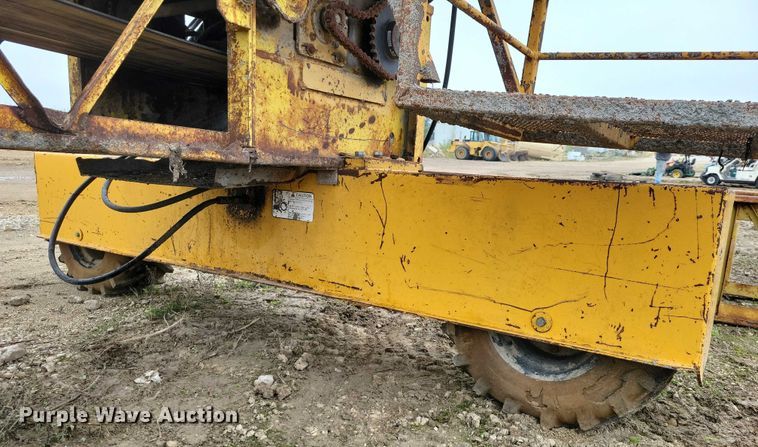 image for item DZ6619 Gomaco RC240-24 bridge conveyor