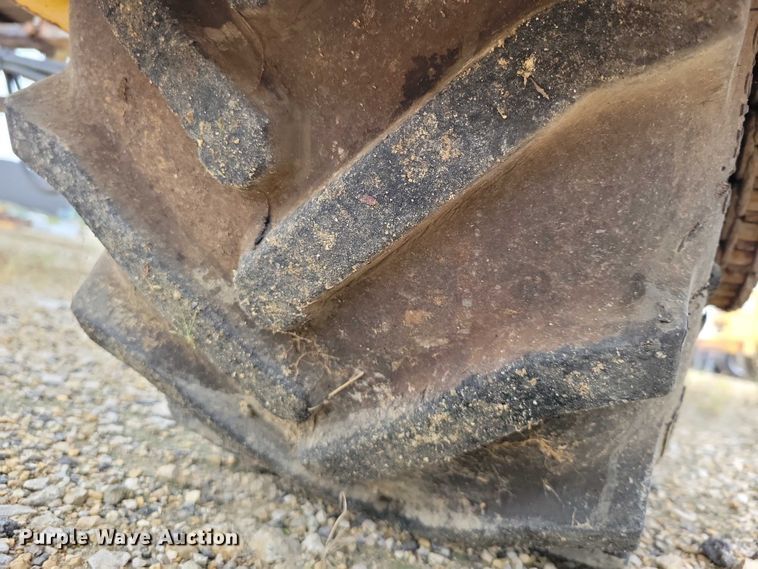 image for item DZ6619 Gomaco RC240-24 bridge conveyor