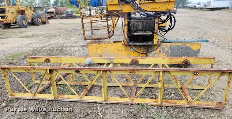 image for item DZ6619 Gomaco RC240-24 bridge conveyor